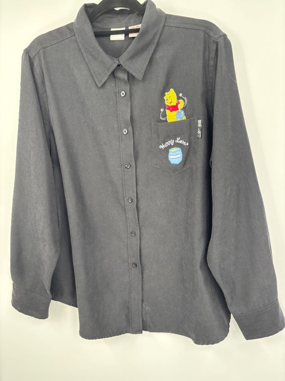 Disney Embroidered Winnie the Pooh Long Sleeve Button Up Shirt Black X-Large - Picture 2 of 5
